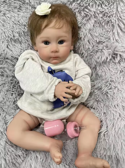 Lilly stor pigedukke med blå øjne
