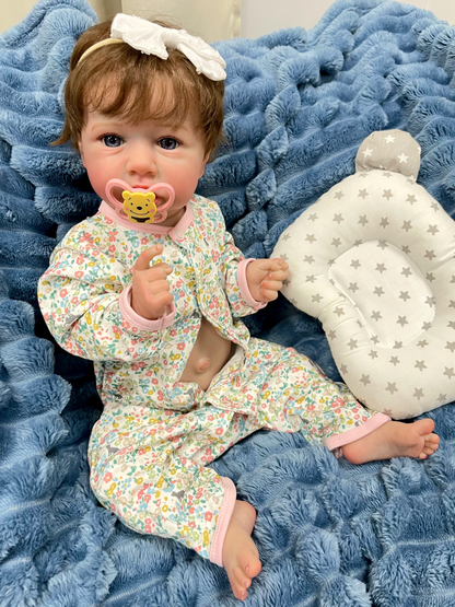 Maya babydukke i fuld vinyl med malet hår